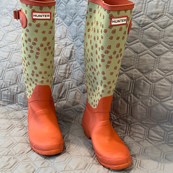 Hunter Shoes - Hunter Orange and Green Patterned Boots